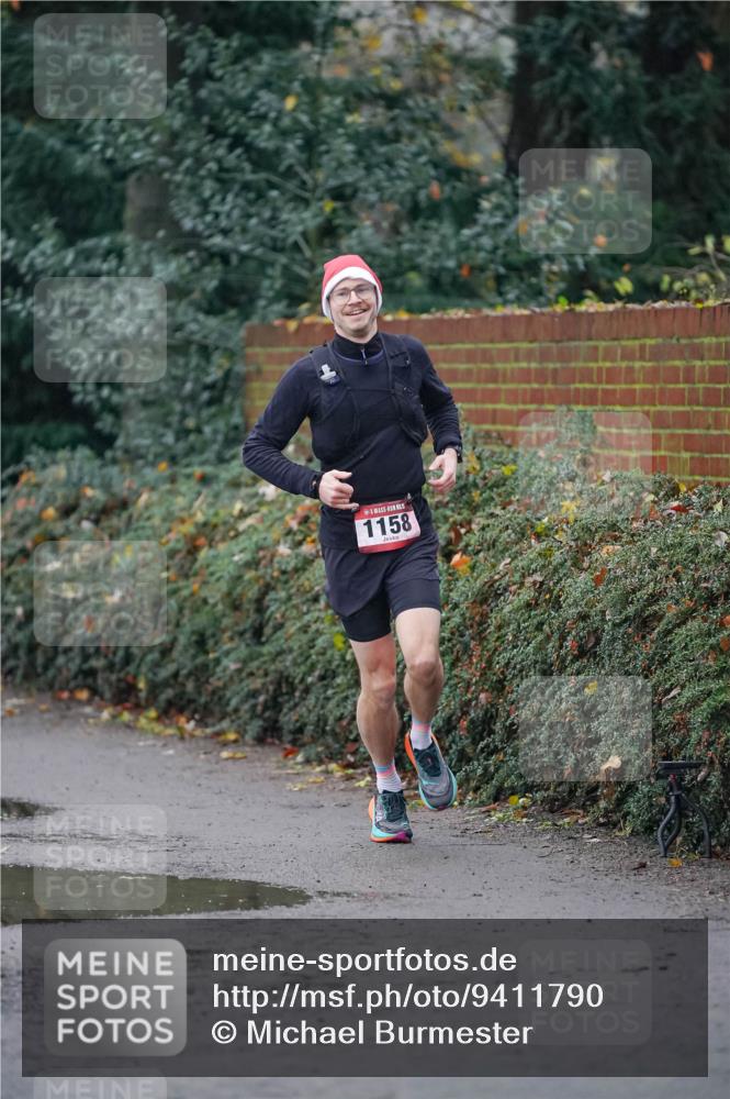 07.12.2025 - St. Pauli X-Mass-Run No. 15 Michael Burmester http://msf.ph/oto/9411790 07.12.2025 10:00:18 Laufen 1158 meine-sportfotos.de