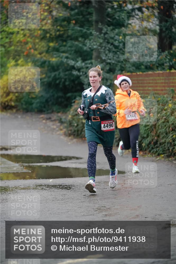 07.12.2025 - St. Pauli X-Mass-Run No. 15 Michael Burmester http://msf.ph/oto/9411938 07.12.2025 10:00:37 Laufen 4490, 4466 meine-sportfotos.de