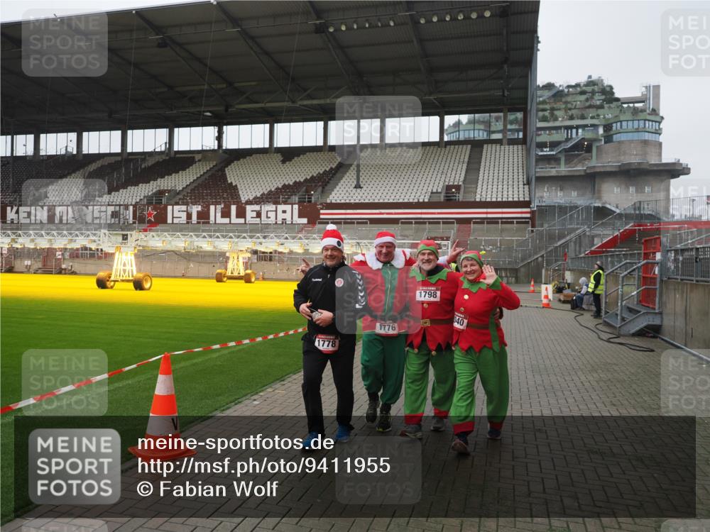07.12.2025 - St. Pauli X-Mass-Run No. 15 Fabian Wolf http://msf.ph/oto/9411955 07.12.2025 11:14:52 Ziel 922, 1778, 1798, 1804, 1807, 2211, 4010 meine-sportfotos.de