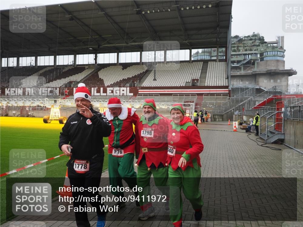 07.12.2025 - St. Pauli X-Mass-Run No. 15 Fabian Wolf http://msf.ph/oto/9411972 07.12.2025 11:14:53 Ziel 922, 1778, 1798, 1804, 1807, 4010 meine-sportfotos.de