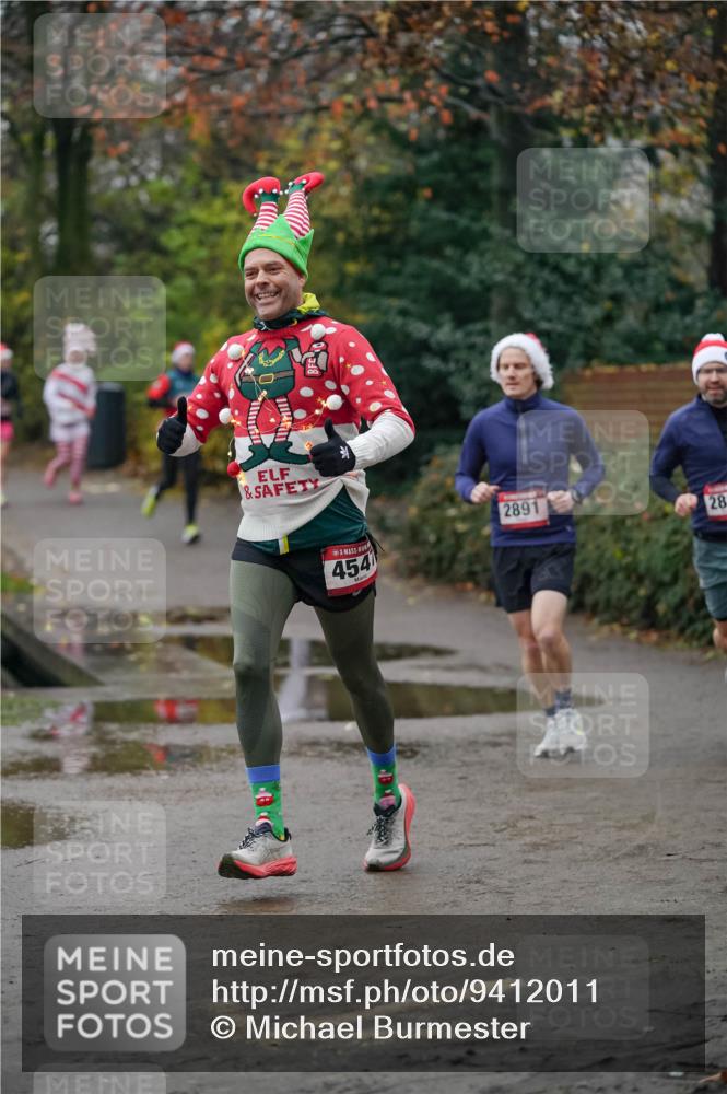 07.12.2025 - St. Pauli X-Mass-Run No. 15 Michael Burmester http://msf.ph/oto/9412011 07.12.2025 10:00:47 Laufen 454, 2891, 28 meine-sportfotos.de