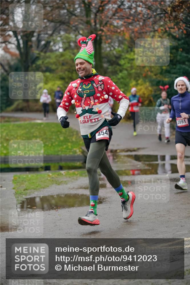 07.12.2025 - St. Pauli X-Mass-Run No. 15 Michael Burmester http://msf.ph/oto/9412023 07.12.2025 10:00:47 Laufen 454, 2891 meine-sportfotos.de