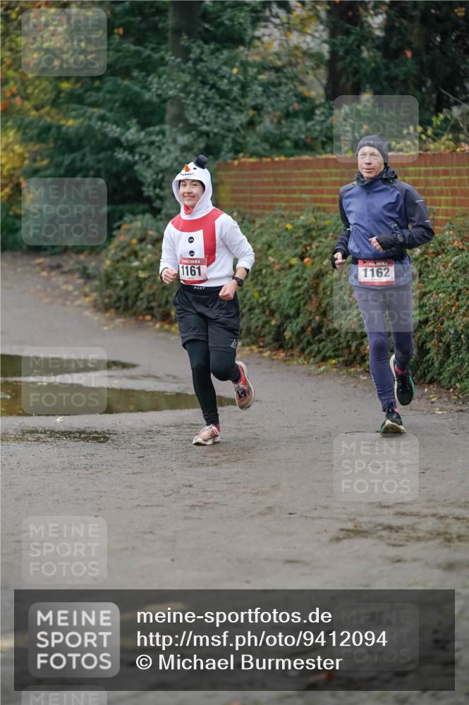 07.12.2025 - St. Pauli X-Mass-Run No. 15 Michael Burmester http://msf.ph/oto/9412094 07.12.2025 10:00:56 Laufen 1161, 1162 meine-sportfotos.de