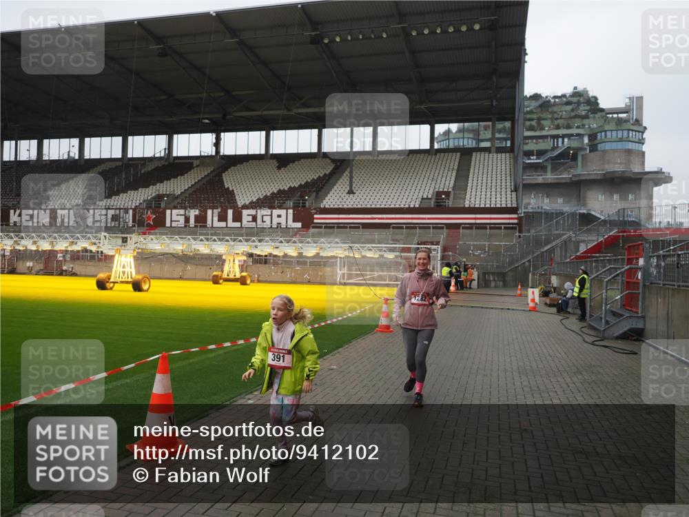 07.12.2025 - St. Pauli X-Mass-Run No. 15 Fabian Wolf http://msf.ph/oto/9412102 07.12.2025 11:15:25 Ziel 391, 1218, 1282, 3133 meine-sportfotos.de