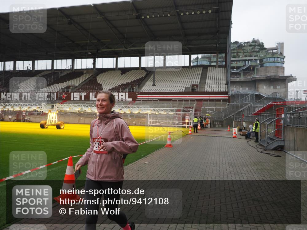 07.12.2025 - St. Pauli X-Mass-Run No. 15 Fabian Wolf http://msf.ph/oto/9412108 07.12.2025 11:15:27 Ziel 391, 1218, 1282 meine-sportfotos.de