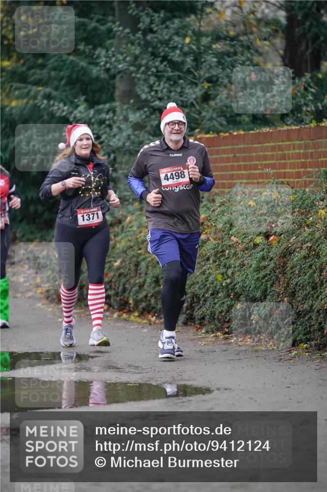 07.12.2025 - St. Pauli X-Mass-Run No. 15 Michael Burmester http://msf.ph/oto/9412124 07.12.2025 10:01:01 Laufen 1371, 4498 meine-sportfotos.de