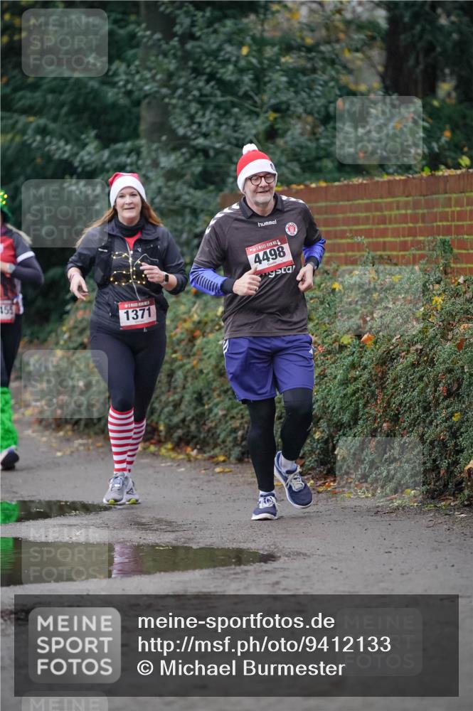 07.12.2025 - St. Pauli X-Mass-Run No. 15 Michael Burmester http://msf.ph/oto/9412133 07.12.2025 10:01:02 Laufen 155, 1371, 4498 meine-sportfotos.de