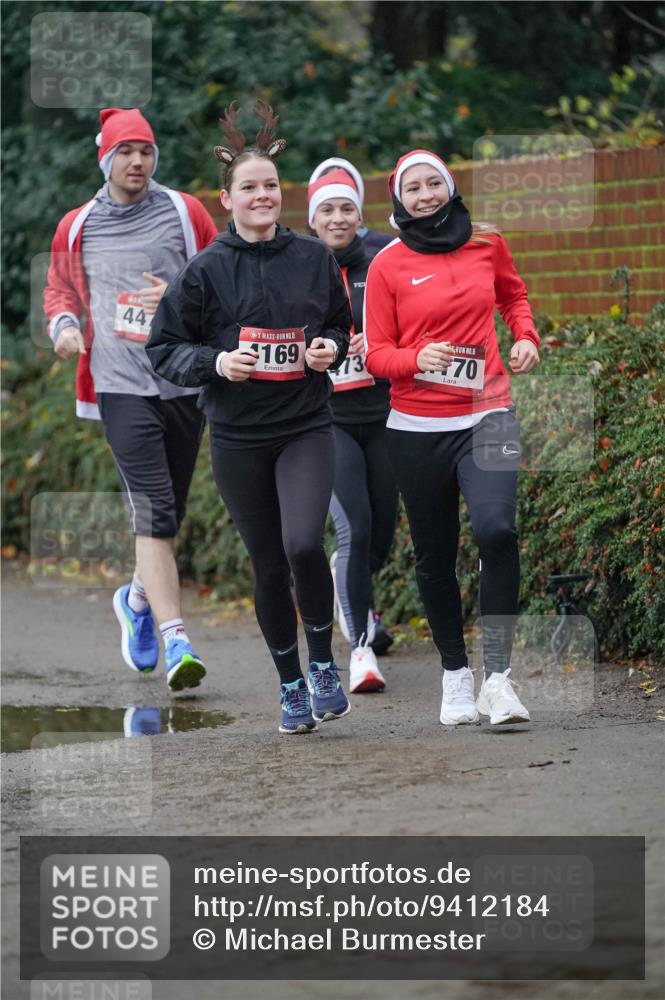 07.12.2025 - St. Pauli X-Mass-Run No. 15 Michael Burmester http://msf.ph/oto/9412184 07.12.2025 10:01:11 Laufen 447, 5, 169, 5, 70 meine-sportfotos.de