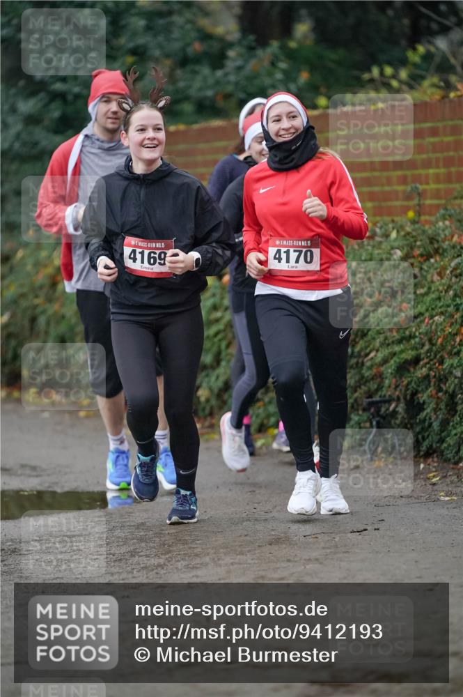 07.12.2025 - St. Pauli X-Mass-Run No. 15 Michael Burmester http://msf.ph/oto/9412193 07.12.2025 10:01:11 Laufen 15, 4169, 15, 4170 meine-sportfotos.de