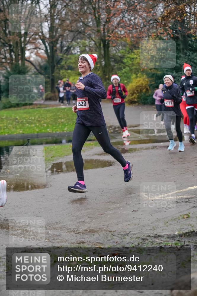 07.12.2025 - St. Pauli X-Mass-Run No. 15 Michael Burmester http://msf.ph/oto/9412240 07.12.2025 10:01:15 Laufen 4358, 3520, 4331, 1436 meine-sportfotos.de