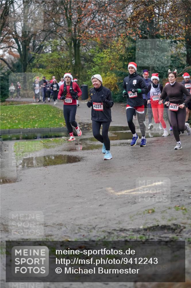 07.12.2025 - St. Pauli X-Mass-Run No. 15 Michael Burmester http://msf.ph/oto/9412243 07.12.2025 10:01:16 Laufen 4359, 4331, 4436, 4356, 4437, 3091 meine-sportfotos.de
