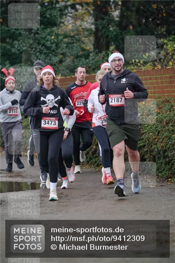 07.12.2025 - St. Pauli X-Mass-Run No. 15 Michael Burmester http://msf.ph/oto/9412309 07.12.2025 10:01:25 Laufen 2152, 3473, 226, 2187, 39 meine-sportfotos.de