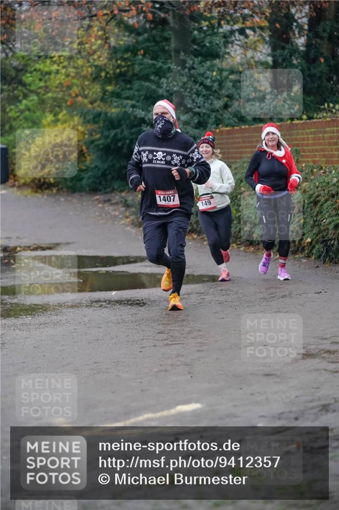 07.12.2025 - St. Pauli X-Mass-Run No. 15 Michael Burmester http://msf.ph/oto/9412357 07.12.2025 10:01:30 Laufen 1407, 149 meine-sportfotos.de
