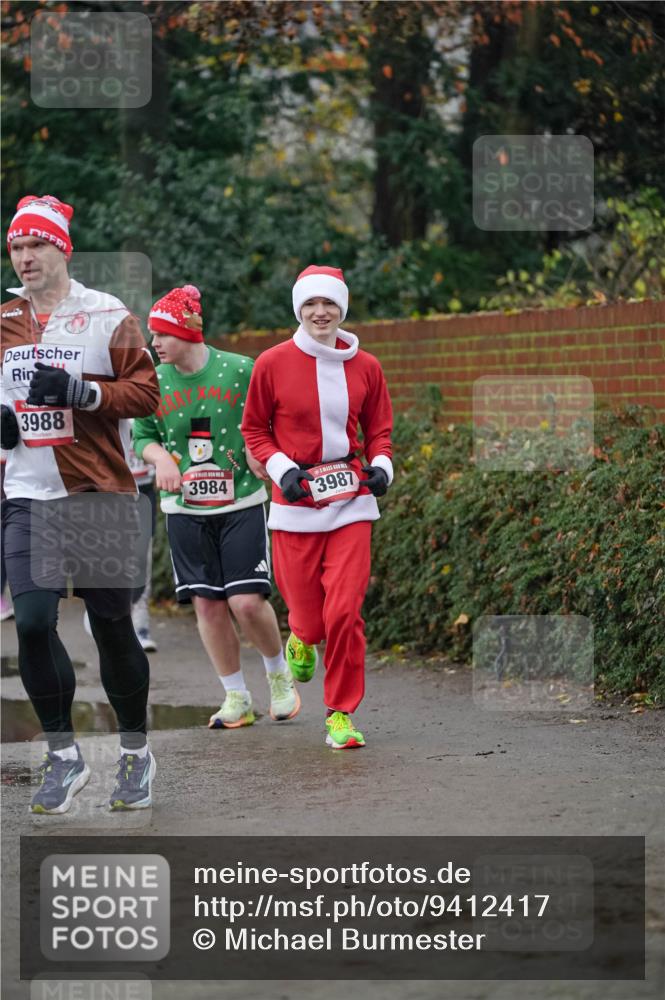 07.12.2025 - St. Pauli X-Mass-Run No. 15 Michael Burmester http://msf.ph/oto/9412417 07.12.2025 10:01:41 Laufen 3988, 3984, 3987 meine-sportfotos.de