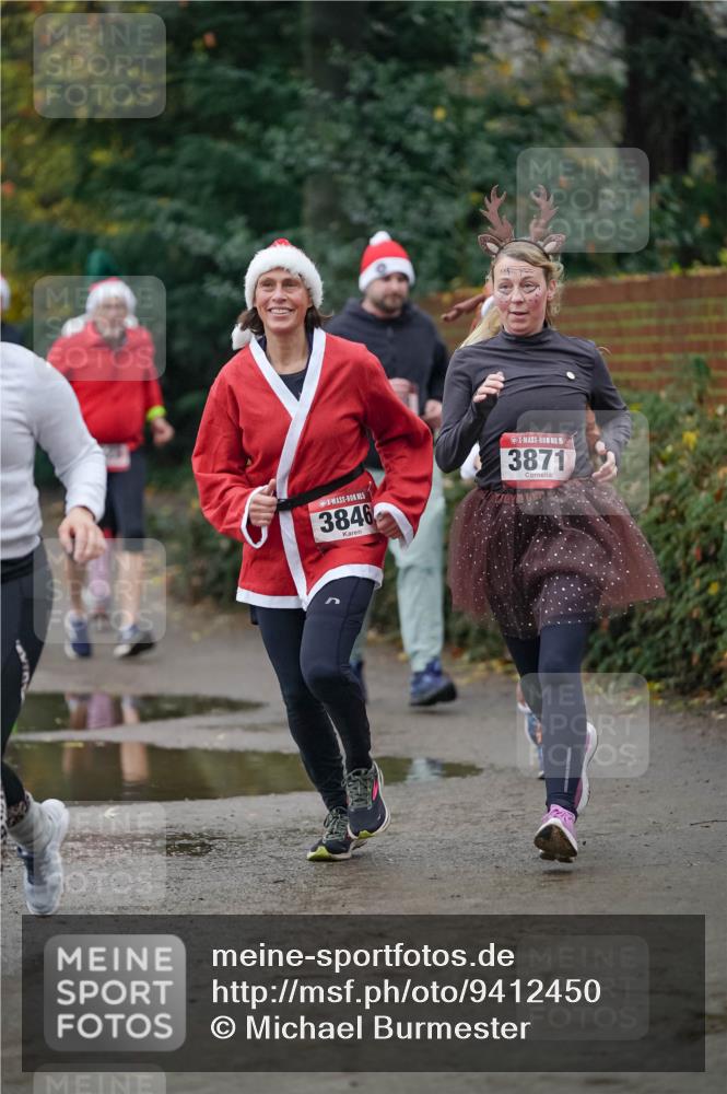 07.12.2025 - St. Pauli X-Mass-Run No. 15 Michael Burmester http://msf.ph/oto/9412450 07.12.2025 10:01:45 Laufen 3846, 15, 3871 meine-sportfotos.de