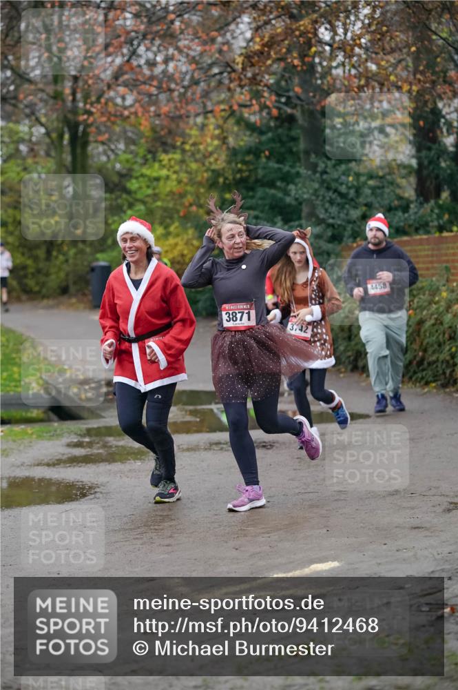 07.12.2025 - St. Pauli X-Mass-Run No. 15 Michael Burmester http://msf.ph/oto/9412468 07.12.2025 10:01:46 Laufen 3871, 3, 42, 4458 meine-sportfotos.de