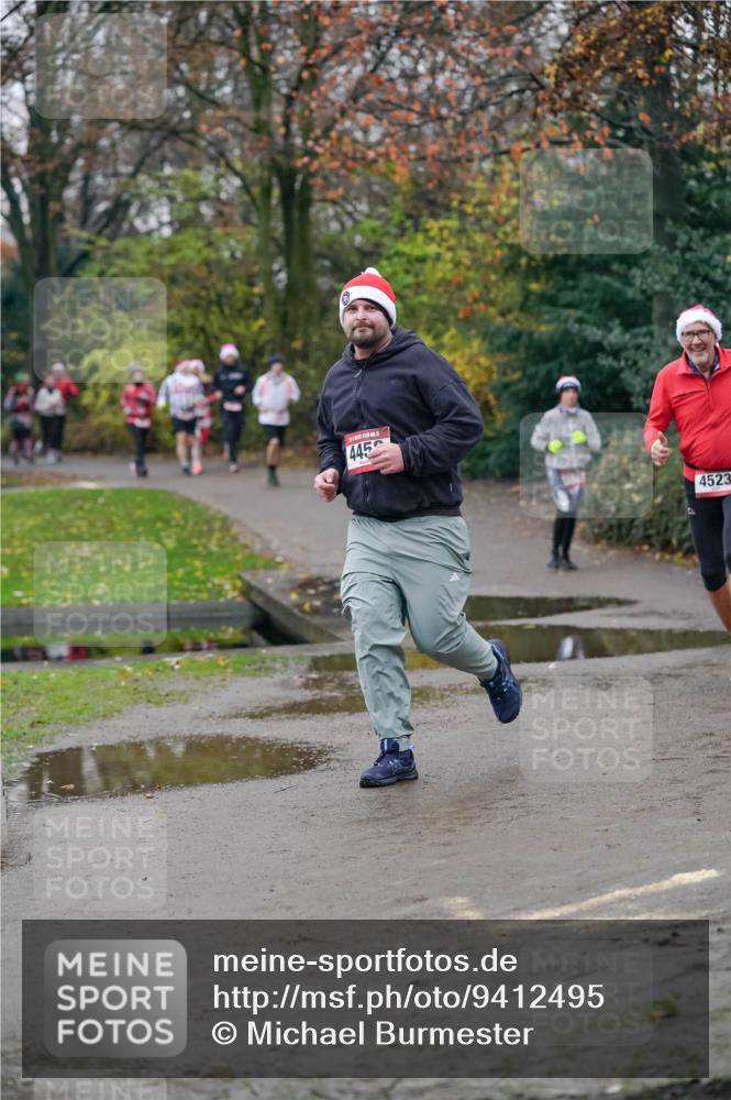 07.12.2025 - St. Pauli X-Mass-Run No. 15 Michael Burmester http://msf.ph/oto/9412495 07.12.2025 10:01:49 Laufen 445, 4523 meine-sportfotos.de