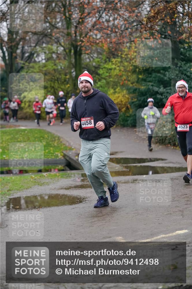 07.12.2025 - St. Pauli X-Mass-Run No. 15 Michael Burmester http://msf.ph/oto/9412498 07.12.2025 10:01:49 Laufen 4458, 4523 meine-sportfotos.de