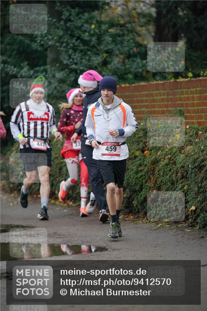 07.12.2025 - St. Pauli X-Mass-Run No. 15 Michael Burmester http://msf.ph/oto/9412570 07.12.2025 10:01:56 Laufen 447, 37, 15, 459 meine-sportfotos.de