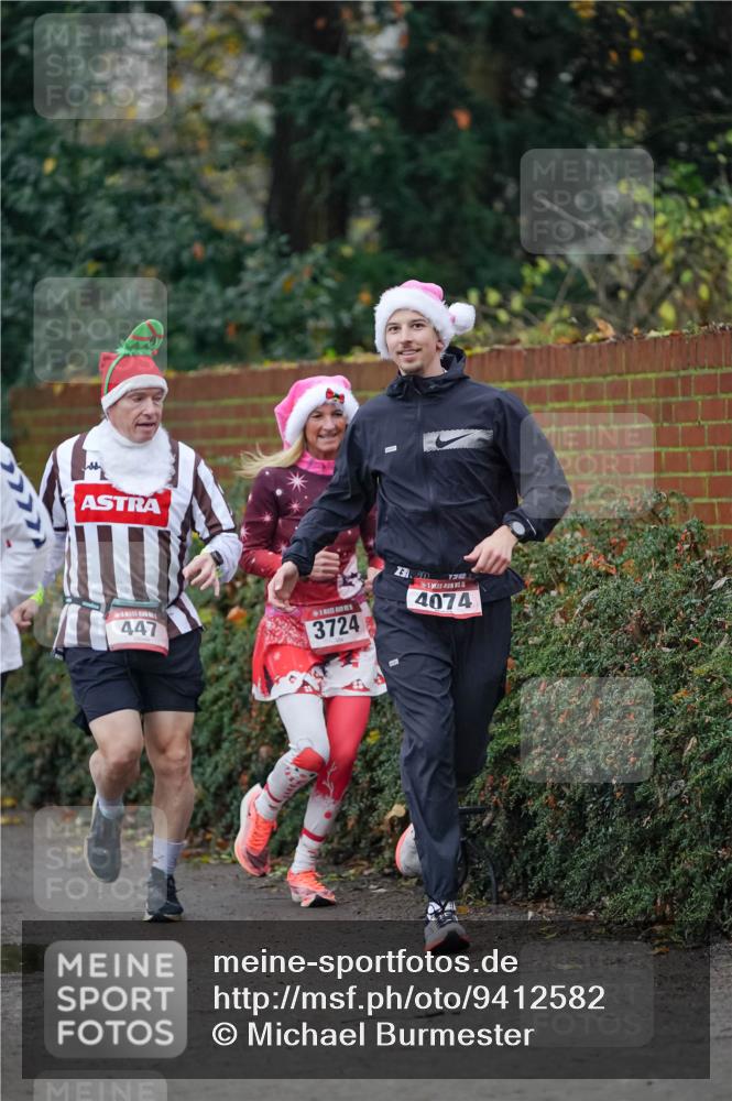 07.12.2025 - St. Pauli X-Mass-Run No. 15 Michael Burmester http://msf.ph/oto/9412582 07.12.2025 10:01:57 Laufen 447, 3724, 231, 7728, 15, 4074 meine-sportfotos.de