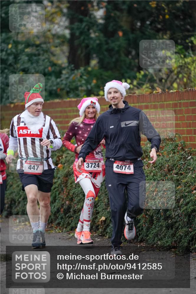 07.12.2025 - St. Pauli X-Mass-Run No. 15 Michael Burmester http://msf.ph/oto/9412585 07.12.2025 10:01:57 Laufen 447, 3724, 15, 4074 meine-sportfotos.de