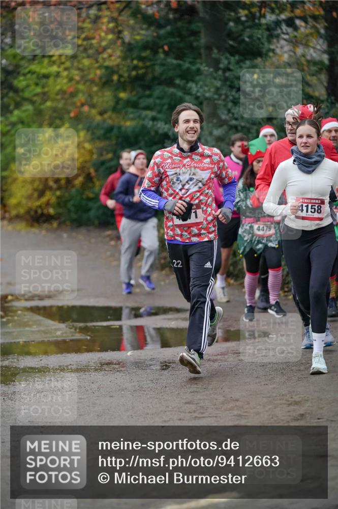 07.12.2025 - St. Pauli X-Mass-Run No. 15 Michael Burmester http://msf.ph/oto/9412663 07.12.2025 10:02:04 Laufen 22, 22, 4479, 4158 meine-sportfotos.de