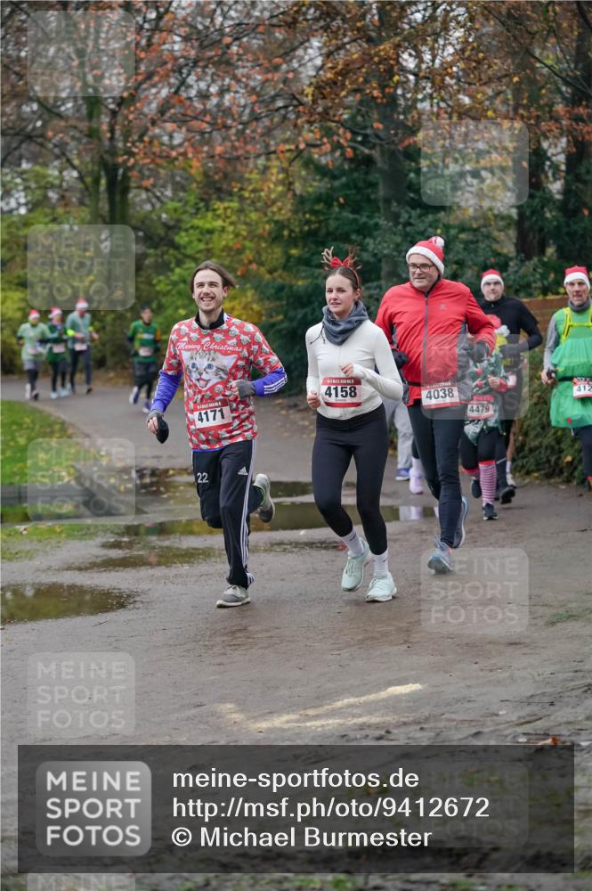 07.12.2025 - St. Pauli X-Mass-Run No. 15 Michael Burmester http://msf.ph/oto/9412672 07.12.2025 10:02:05 Laufen 4171, 22, 4158, 4038, 4479, 412 meine-sportfotos.de