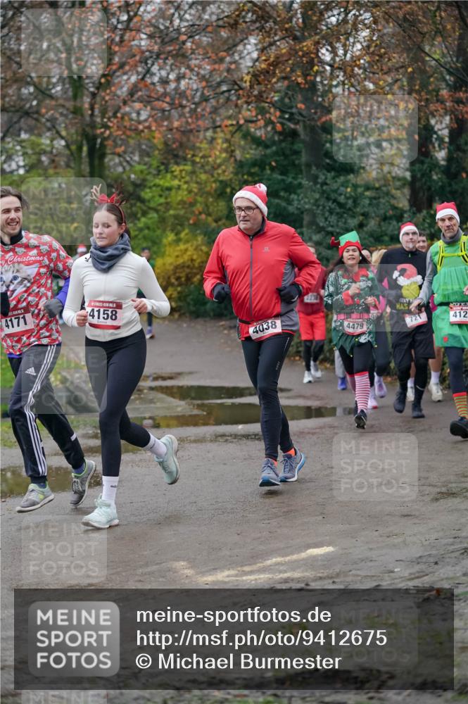 07.12.2025 - St. Pauli X-Mass-Run No. 15 Michael Burmester http://msf.ph/oto/9412675 07.12.2025 10:02:06 Laufen 4171, 5, 4158, 4038, 4479, 721, 412 meine-sportfotos.de