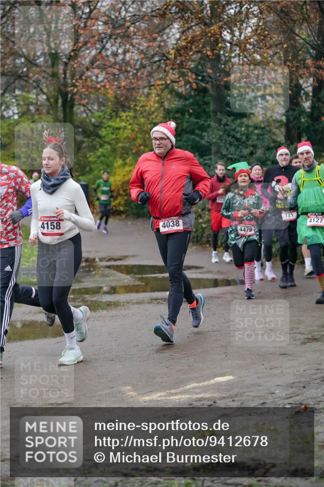 07.12.2025 - St. Pauli X-Mass-Run No. 15 Michael Burmester http://msf.ph/oto/9412678 07.12.2025 10:02:06 Laufen 2, 4158, 4038, 222, 4479, 721, 3, 4127 meine-sportfotos.de