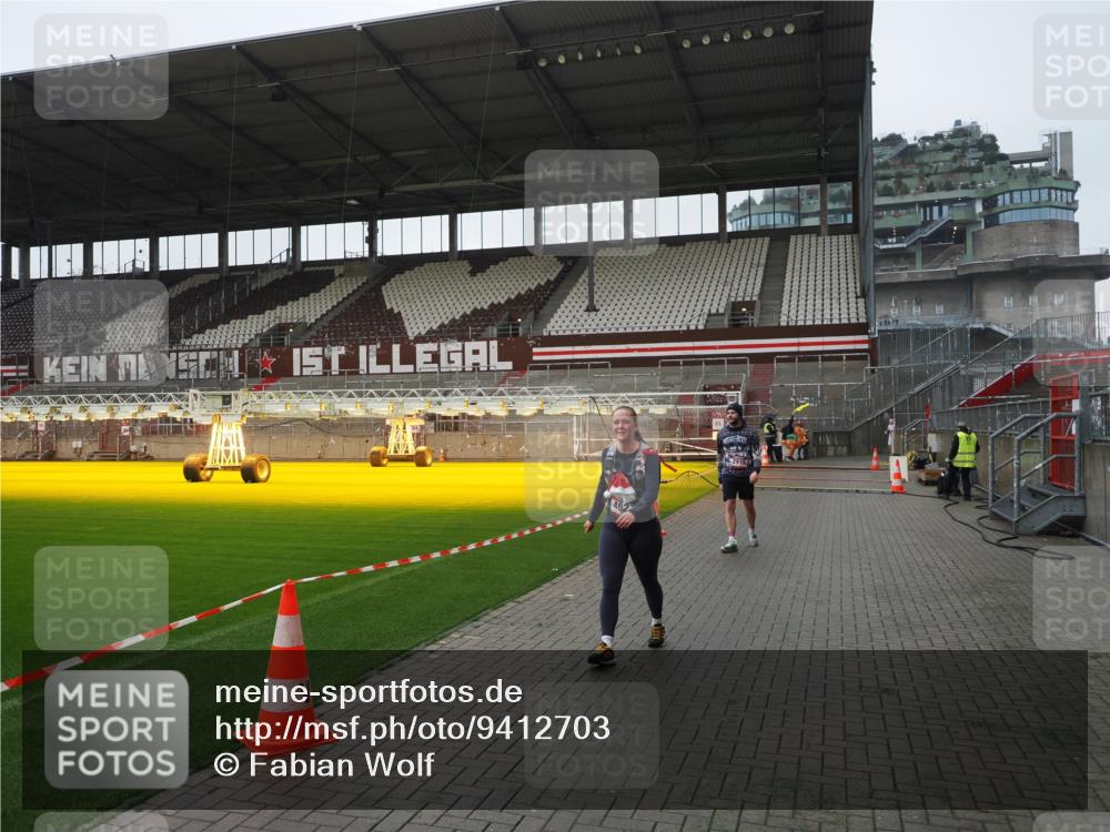 07.12.2025 - St. Pauli X-Mass-Run No. 15 Fabian Wolf http://msf.ph/oto/9412703 07.12.2025 11:17:55 Ziel 2915, 4627 meine-sportfotos.de
