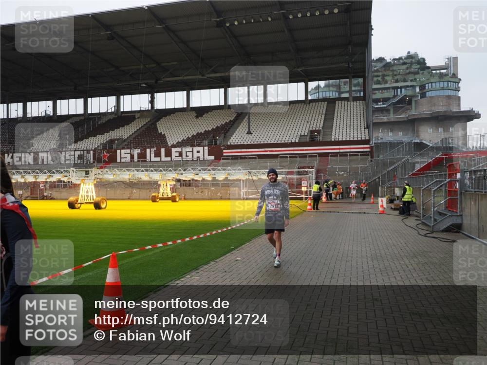 07.12.2025 - St. Pauli X-Mass-Run No. 15 Fabian Wolf http://msf.ph/oto/9412724 07.12.2025 11:17:57 Ziel 2915, 4627 meine-sportfotos.de