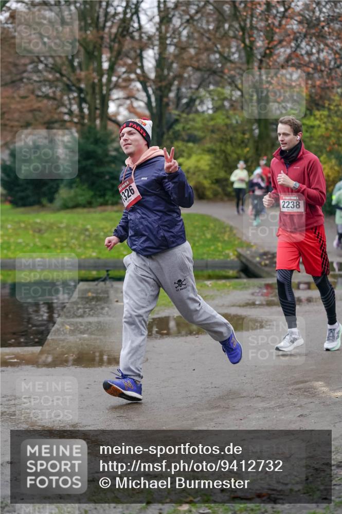 07.12.2025 - St. Pauli X-Mass-Run No. 15 Michael Burmester http://msf.ph/oto/9412732 07.12.2025 10:02:10 Laufen 326, 2238 meine-sportfotos.de