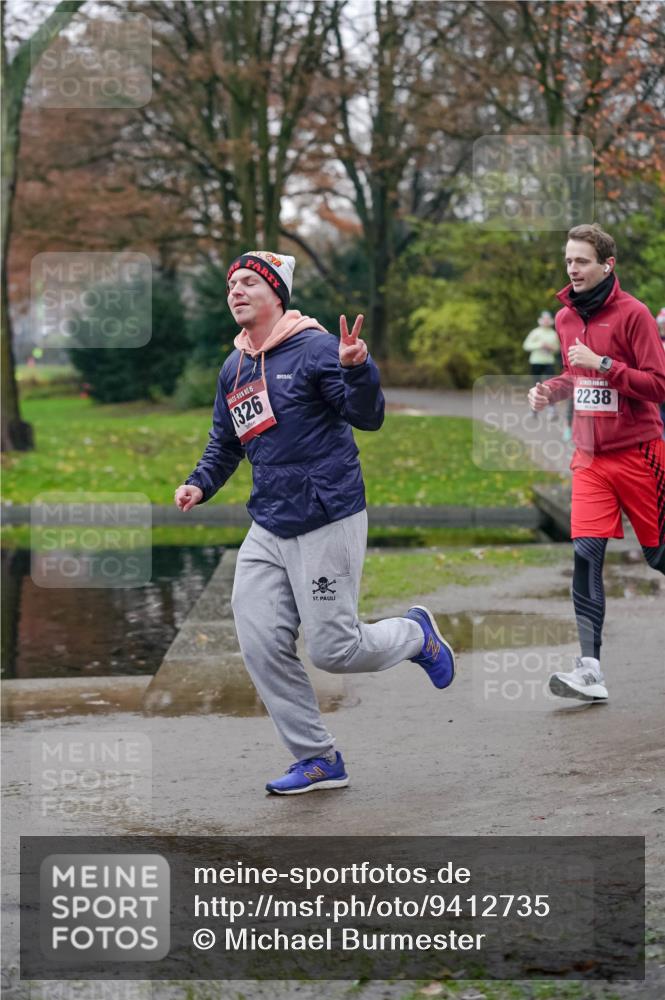 07.12.2025 - St. Pauli X-Mass-Run No. 15 Michael Burmester http://msf.ph/oto/9412735 07.12.2025 10:02:10 Laufen 15, 326, 2238 meine-sportfotos.de