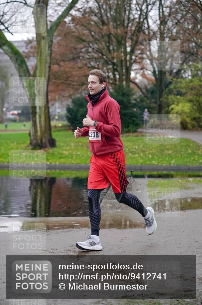 07.12.2025 - St. Pauli X-Mass-Run No. 15 Michael Burmester http://msf.ph/oto/9412741 07.12.2025 10:02:11 Laufen 2238 meine-sportfotos.de