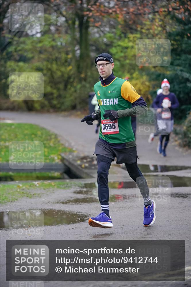 07.12.2025 - St. Pauli X-Mass-Run No. 15 Michael Burmester http://msf.ph/oto/9412744 07.12.2025 10:02:13 Laufen 3695 meine-sportfotos.de