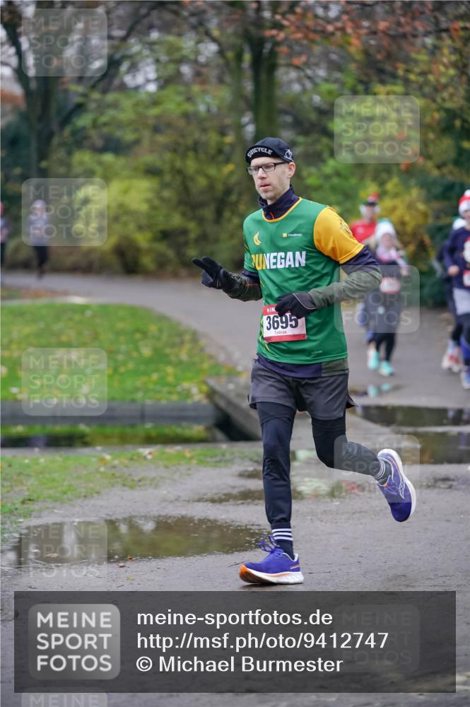 07.12.2025 - St. Pauli X-Mass-Run No. 15 Michael Burmester http://msf.ph/oto/9412747 07.12.2025 10:02:13 Laufen 3695 meine-sportfotos.de
