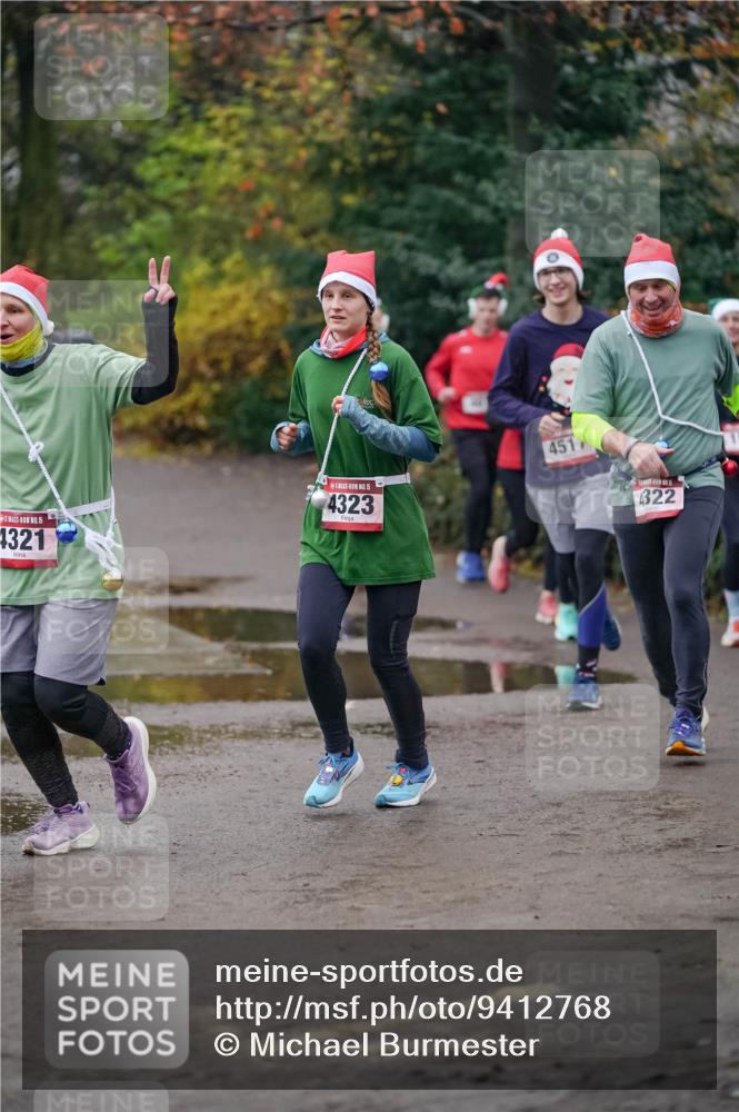 07.12.2025 - St. Pauli X-Mass-Run No. 15 Michael Burmester http://msf.ph/oto/9412768 07.12.2025 10:02:16 Laufen 15, 4321, 15, 4323, 451, 322 meine-sportfotos.de