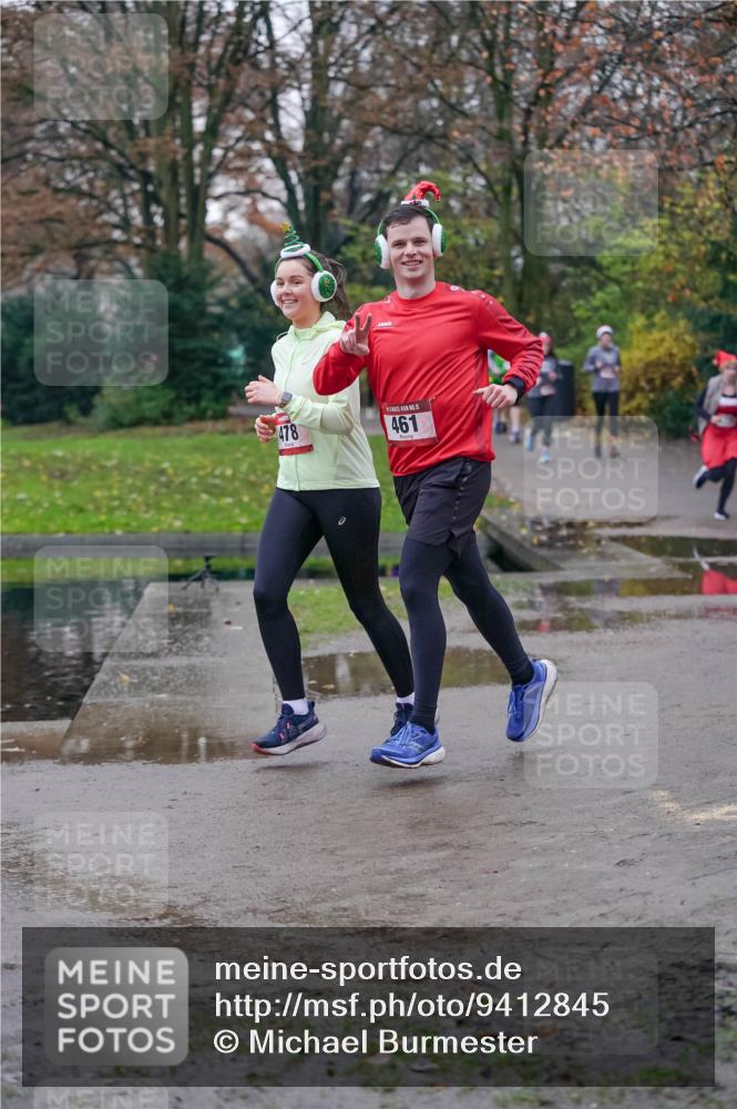 07.12.2025 - St. Pauli X-Mass-Run No. 15 Michael Burmester http://msf.ph/oto/9412845 07.12.2025 10:02:21 Laufen 478, 478, 461 meine-sportfotos.de