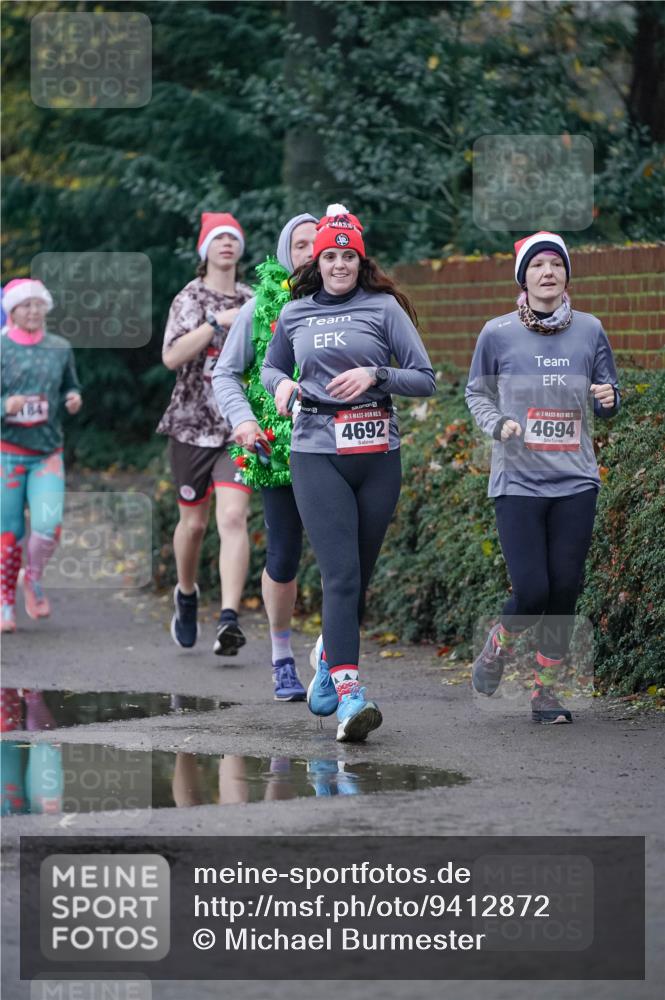 07.12.2025 - St. Pauli X-Mass-Run No. 15 Michael Burmester http://msf.ph/oto/9412872 07.12.2025 10:02:27 Laufen 4692, 5, 4694 meine-sportfotos.de