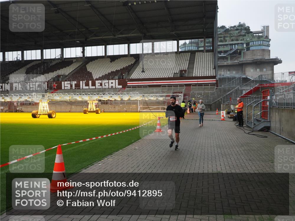 07.12.2025 - St. Pauli X-Mass-Run No. 15 Fabian Wolf http://msf.ph/oto/9412895 07.12.2025 11:18:19 Ziel 1325, 1348, 2045, 3201, 3221, 3304, 3327 meine-sportfotos.de