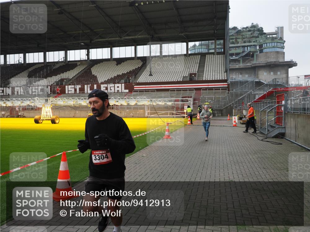 07.12.2025 - St. Pauli X-Mass-Run No. 15 Fabian Wolf http://msf.ph/oto/9412913 07.12.2025 11:18:20 Ziel 1325, 1348, 2045, 3201, 3304, 3327 meine-sportfotos.de