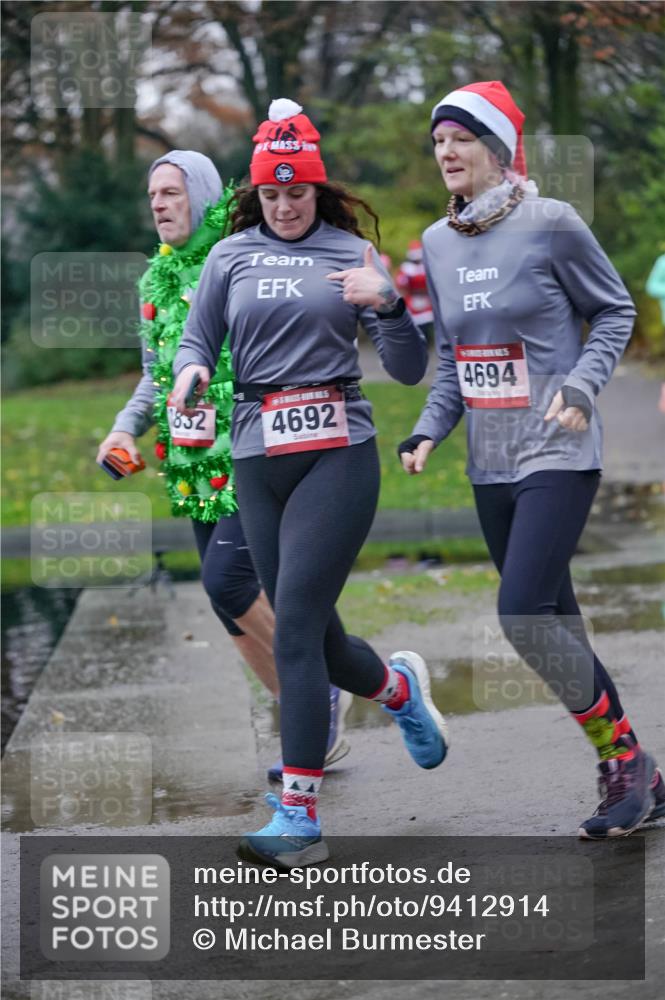 07.12.2025 - St. Pauli X-Mass-Run No. 15 Michael Burmester http://msf.ph/oto/9412914 07.12.2025 10:02:31 Laufen 832, 4692, 4694 meine-sportfotos.de