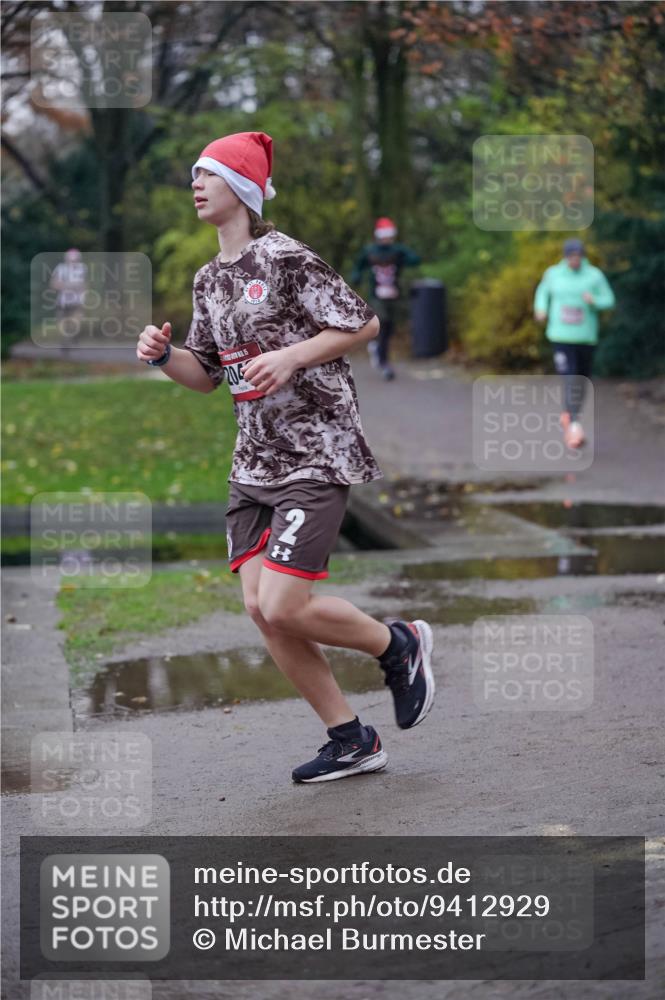 07.12.2025 - St. Pauli X-Mass-Run No. 15 Michael Burmester http://msf.ph/oto/9412929 07.12.2025 10:02:32 Laufen 204 meine-sportfotos.de
