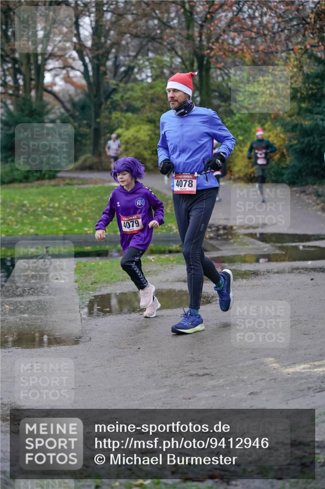 07.12.2025 - St. Pauli X-Mass-Run No. 15 Michael Burmester http://msf.ph/oto/9412946 07.12.2025 10:02:34 Laufen 4079, 15, 4078 meine-sportfotos.de
