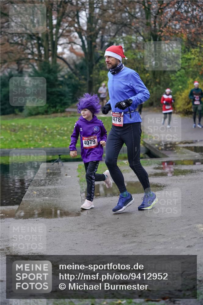 07.12.2025 - St. Pauli X-Mass-Run No. 15 Michael Burmester http://msf.ph/oto/9412952 07.12.2025 10:02:34 Laufen 4079, 4078 meine-sportfotos.de