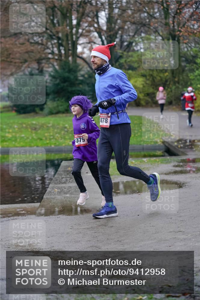 07.12.2025 - St. Pauli X-Mass-Run No. 15 Michael Burmester http://msf.ph/oto/9412958 07.12.2025 10:02:34 Laufen 079, 078 meine-sportfotos.de
