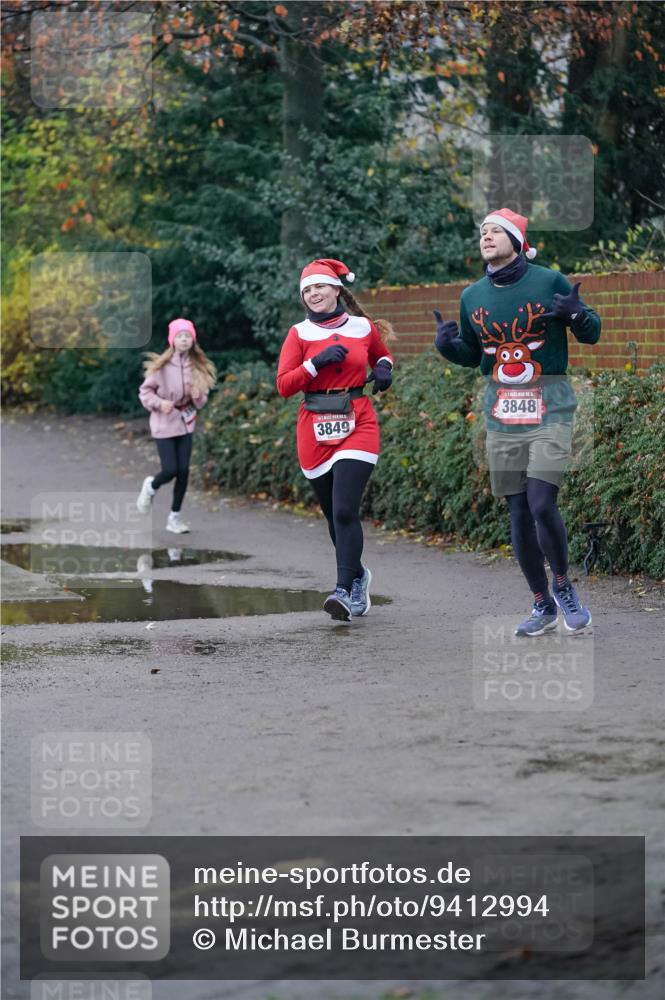 07.12.2025 - St. Pauli X-Mass-Run No. 15 Michael Burmester http://msf.ph/oto/9412994 07.12.2025 10:02:40 Laufen 3849, 3848 meine-sportfotos.de