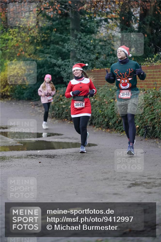 07.12.2025 - St. Pauli X-Mass-Run No. 15 Michael Burmester http://msf.ph/oto/9412997 07.12.2025 10:02:40 Laufen 32, 3849, 3848 meine-sportfotos.de