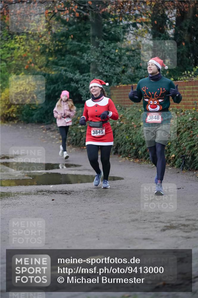 07.12.2025 - St. Pauli X-Mass-Run No. 15 Michael Burmester http://msf.ph/oto/9413000 07.12.2025 10:02:40 Laufen 1, 3849, 3848 meine-sportfotos.de