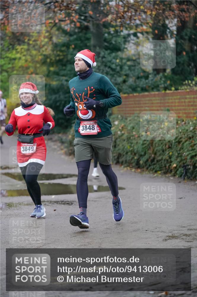 07.12.2025 - St. Pauli X-Mass-Run No. 15 Michael Burmester http://msf.ph/oto/9413006 07.12.2025 10:02:41 Laufen 3849, 15, 3848 meine-sportfotos.de